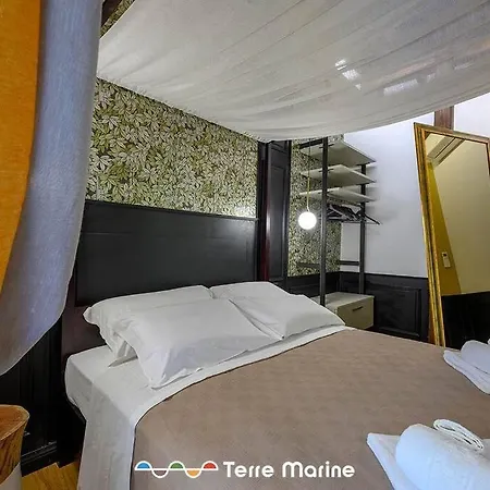 Under Bridge, Terremarine *