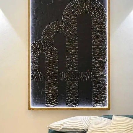 Under Bridge, Terremarine Apartament