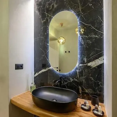 Under Bridge, Terremarine Apartment *