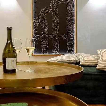 Apartment Under Bridge, Terremarine