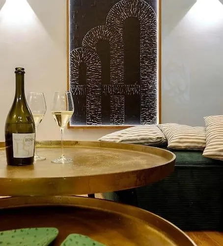 Lägenhet Under Bridge, Terremarine